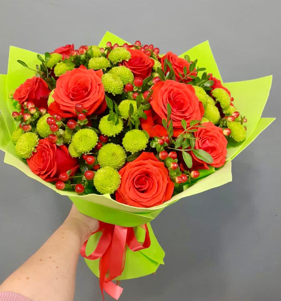 Букет цветов из: Хризантемы и Розы в Садовом Республики Калмыкия