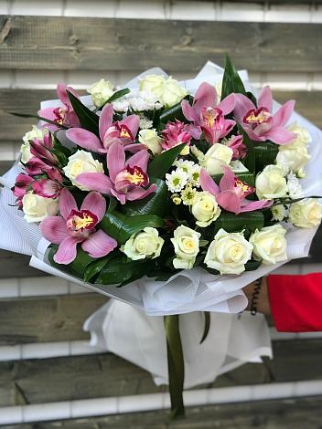 Букет цветов из: Розы и Хризантемы в Садовом Республики Калмыкия