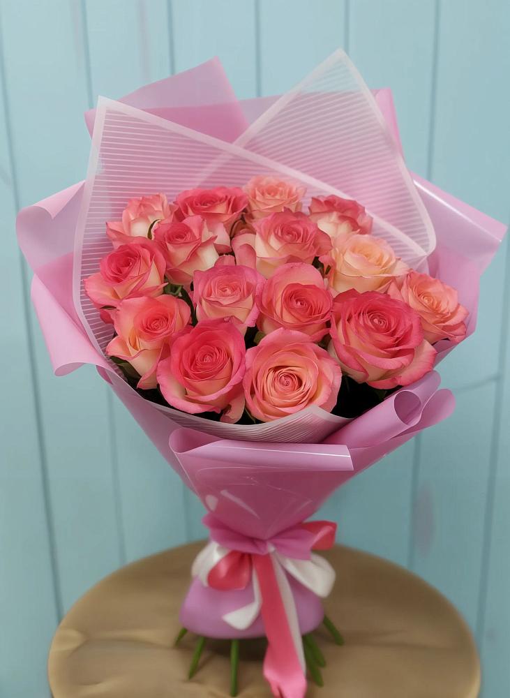 Букет 15 Розовых роз Равель в Садовом Республики Калмыкия