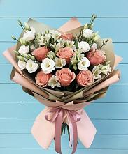 Букет цветов из:  Розы, Альстромерии и Лизиантусы в Садовом Республики Калмыкия