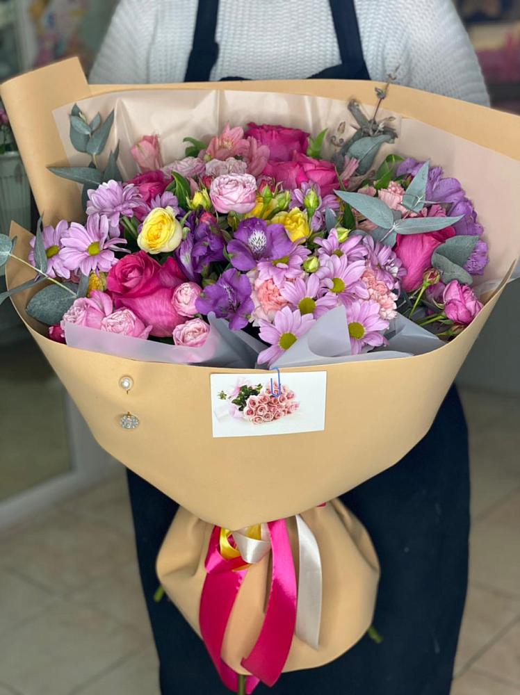 Букет цветов из: Хризантемы, Гвоздики и Альстромерии в Садовом Республики Калмыкия