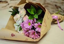 Букет цветов из:  Розы и Хризантемы #REPLACE_PRED# Садовом Республики Калмыкия