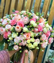 Букет цветов из:  Розы #REPLACE_PRED# Садовом Республики Калмыкия