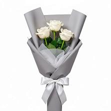 Букет 3 белые розы в Садовом Республики Калмыкия