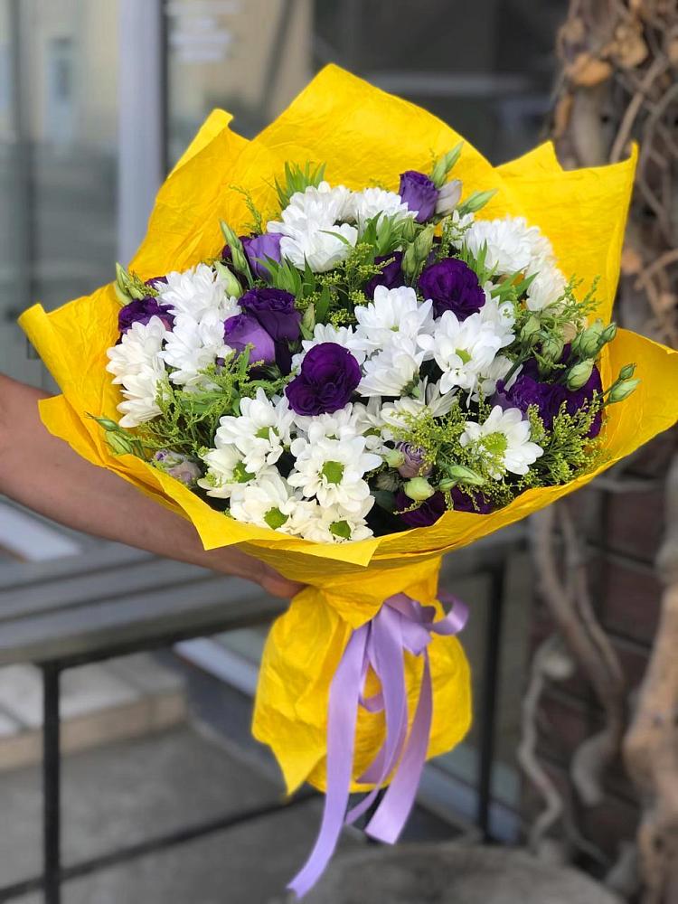 Букет цветов из: Ирисы, Хризантемы и Ромашки в Садовом Республики Калмыкия