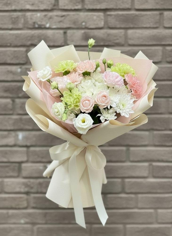 Букет цветов из: Гвоздики, Розы, Лизиантусы и Хризантемы в Садовом Республики Калмыкия