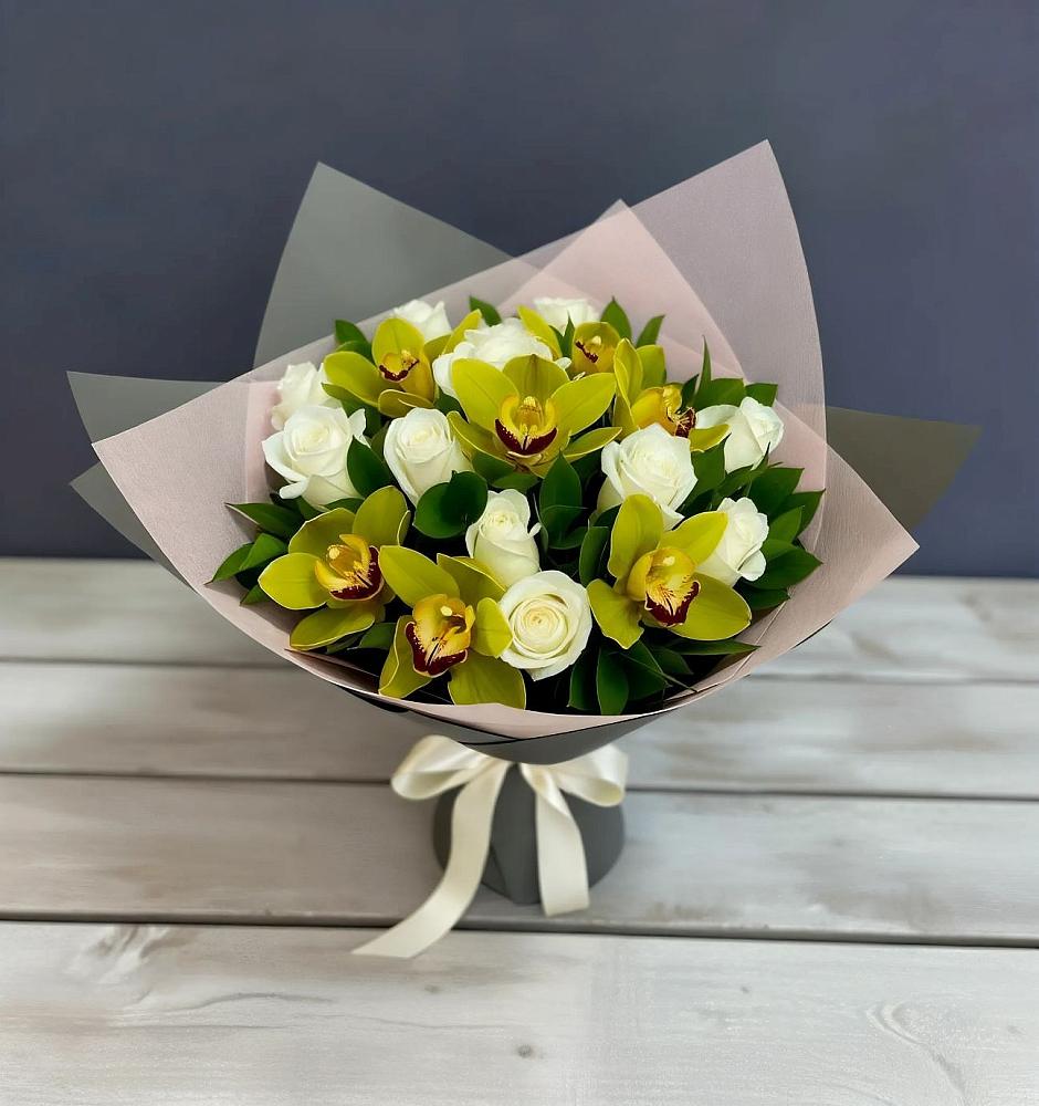 Букет цветов из: Орхидеи и Розы в Садовом Республики Калмыкия