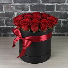 Цветочная композиция из Розы в шляпной коробке #REPLACE_PRED# Садовом Республики Калмыкия