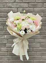 Букет цветов из:  Гвоздики, Розы, Лизиантусы и Хризантемы в Садовом Республики Калмыкия