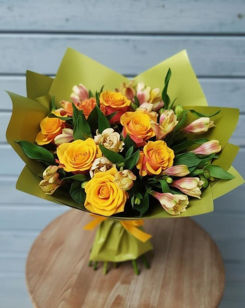 Букет цветов из: Альстромерии и Розы в Садовом Республики Калмыкия