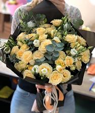 Букет птица счастья в Садовом Республики Калмыкия Букет цветов из: Розы и Лизиантусы в Садовом Республики Калмыкия