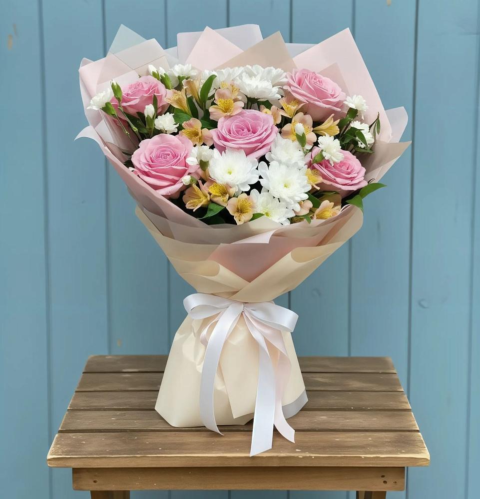 Букет цветов из: Гвоздики, Орхидеи и Розы в Садовом Республики Калмыкия