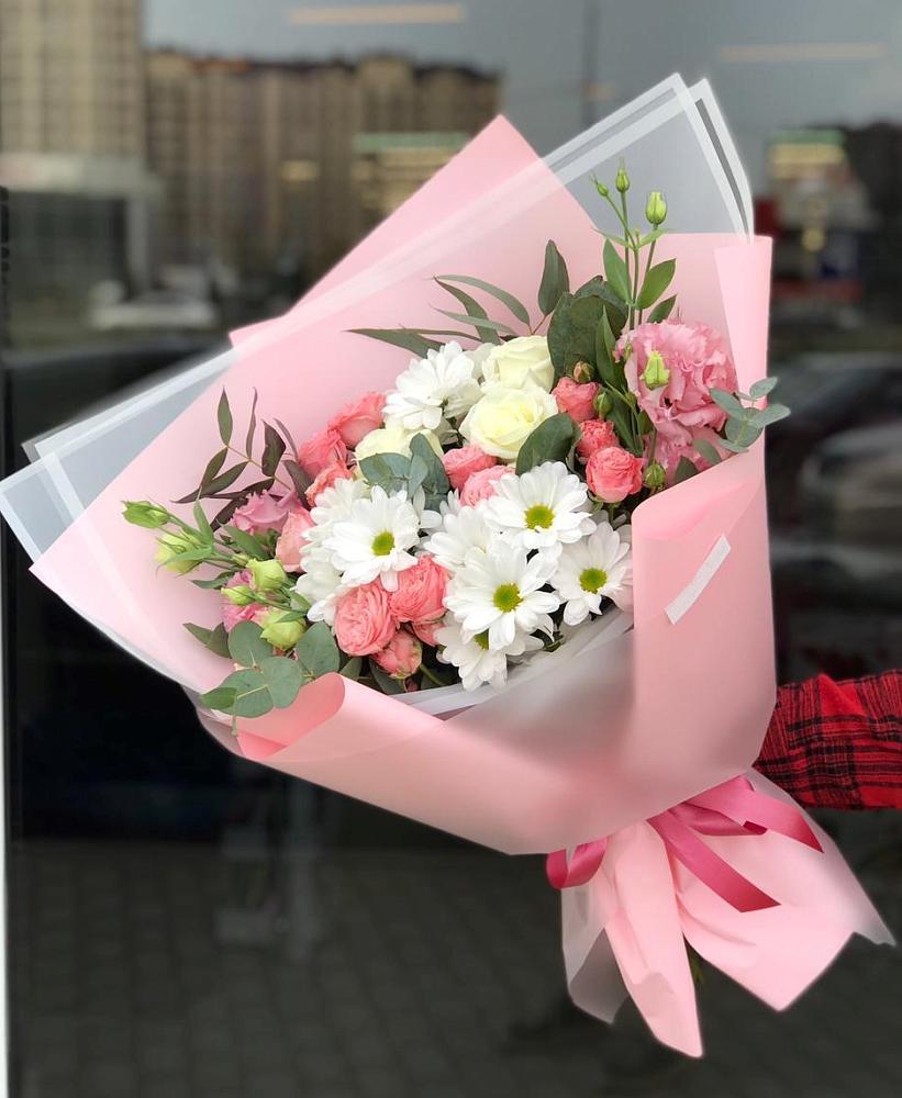 Букет нежный в Садовом Республики Калмыкия Букет цветов из: Розы, Лизиантусы и Хризантемы в Садовом Республики Калмыкия
