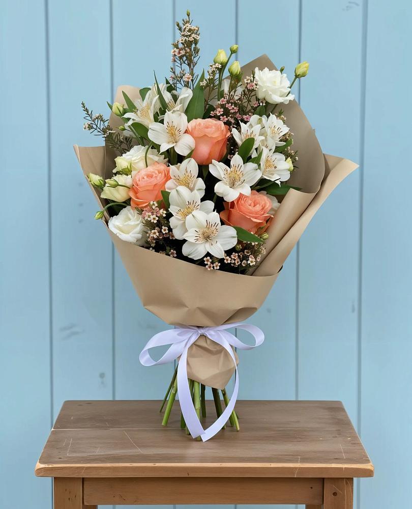 Букет цветов из: Альстромерии, Лизиантусы, Розы и Хризантемы в Садовом Республики Калмыкия