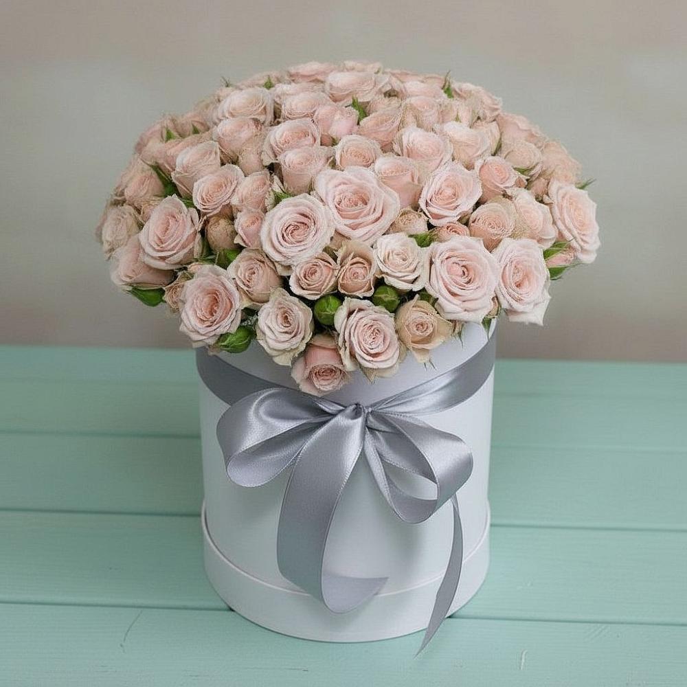 Цветочная композиция из Розы в шляпной коробке в Садовом Республики Калмыкия