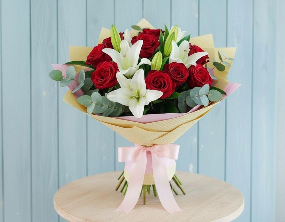 Букет цветов из: Лилии и Розы в Садовом Республики Калмыкия